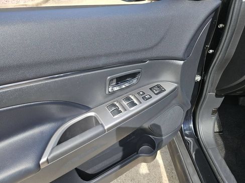 Used 2025 Mitsubishi Outlander Sport SE AWD/4WD image 15