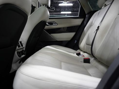 Used 2019 Land Rover Range Rover Velar R-Dynamic SE AWD/4WD image 27