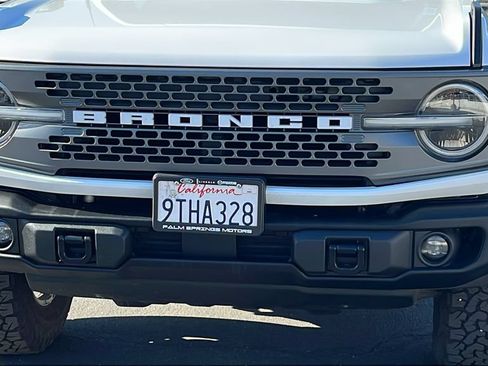 Used 2025 Ford Bronco Badlands AWD/4WD image 3
