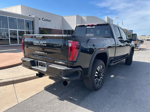 Used 2025 GMC Sierra 2500 Denali Ultimate image 5