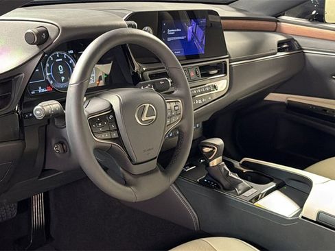 Certified 2025 Lexus ES 350 w/ Premium Package image 26
