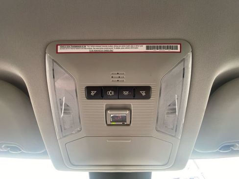 Used 2020 Toyota RAV4 LE w/ Carpet Mat Package AWD/4WD image 25