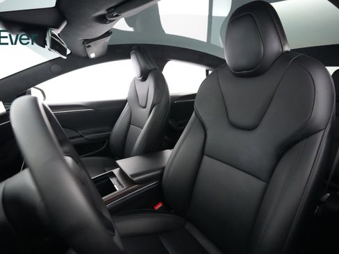 Used 2024 Tesla Model S image 4