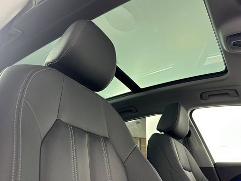 Used 2025 Audi Q5 Premium w/ Convenience Package image 16