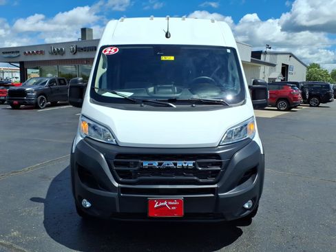 Used 2025 RAM ProMaster 2500 w/ Convenience Group FWD image 9