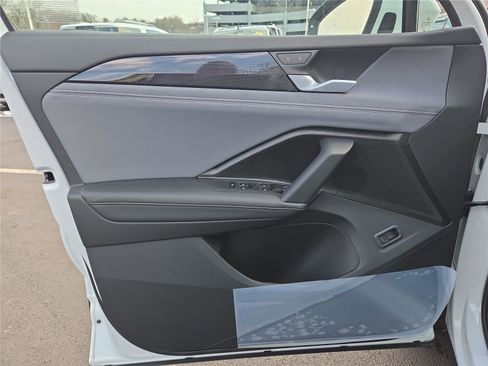 New 2026 Volkswagen Tiguan SE image 12