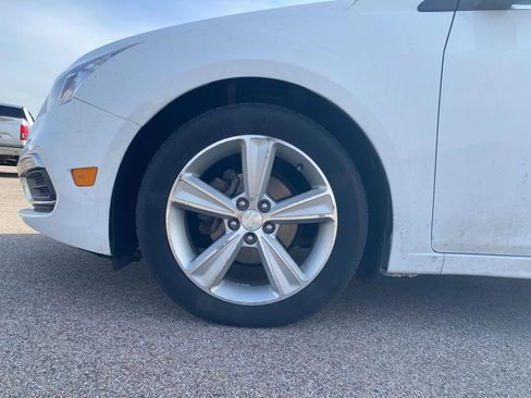 Used 2015 Chevrolet Cruze LT image 12