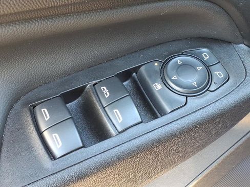 Used 2022 Chevrolet Equinox LT image 11