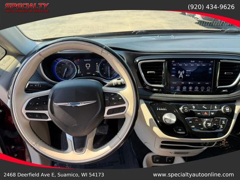 Used 2018 Chrysler Pacifica Limited FWD image 15