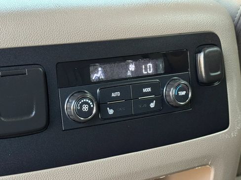 Used 2017 GMC Yukon XL SLT AWD/4WD image 22