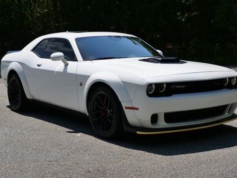 Used 2022 Dodge Challenger R/T Scat Pack RWD image 4