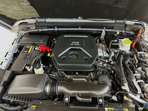 Used 2023 Jeep Wrangler Sahara w/ Cold Weather Group image 33