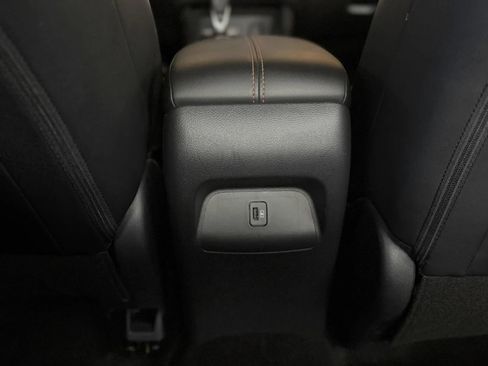 Used 2023 Nissan Sentra SR w/ SR Premium Package FWD image 37