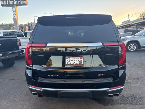 Used 2025 GMC Yukon XL Denali image 7