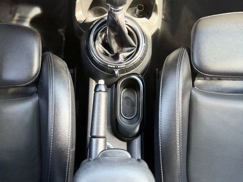 Used 2016 MINI Cooper 4-Door Hardtop image 25