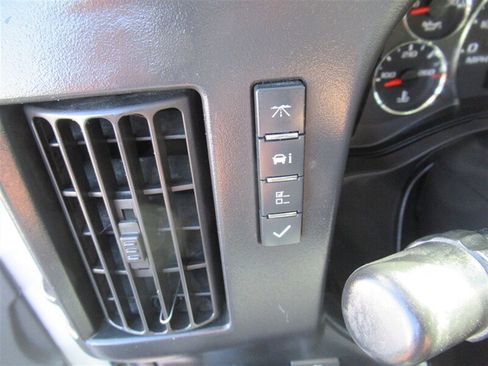 Used 2014 Chevrolet Express 2500 image 21