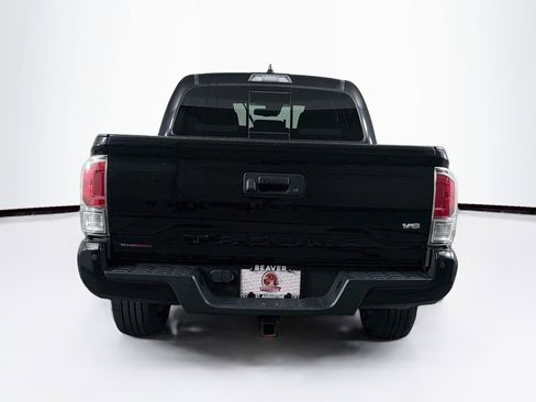 Used 2022 Toyota Tacoma TRD Sport w/ Technology Package RWD image 8