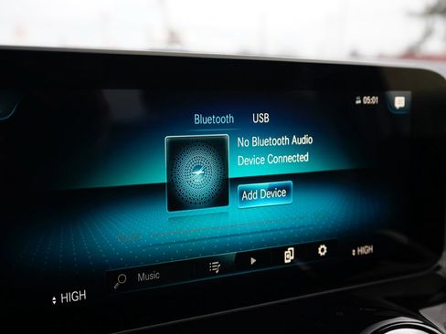 Used 2020 Mercedes-Benz GLB 250 4MATIC image 65