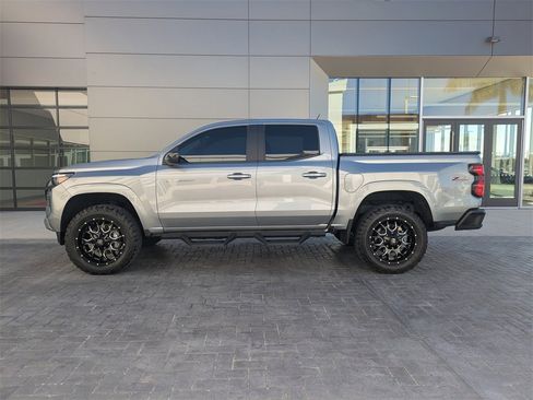 Used 2023 Chevrolet Colorado Z71 w/ Z71 Convenience Package 2 image 8
