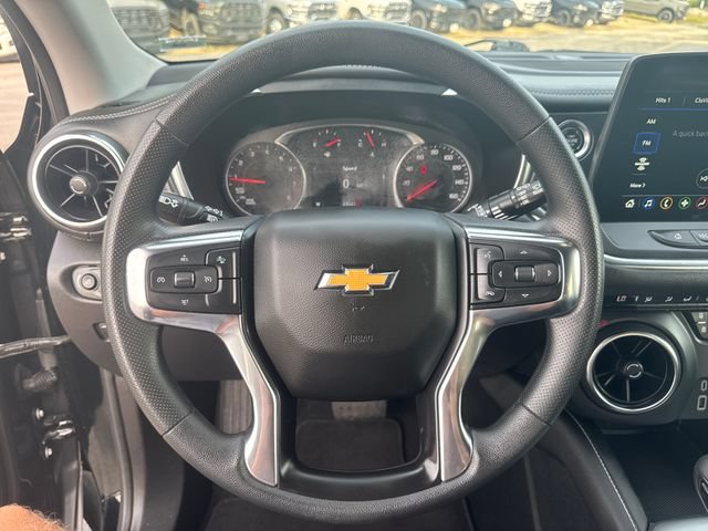Used 2025 Chevrolet Blazer LT FWD image 16