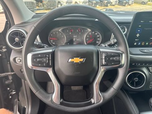 Used 2025 Chevrolet Blazer LT FWD image 16