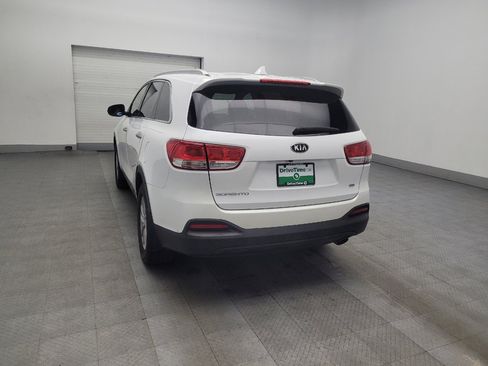 Used 2018 Kia Sorento LX image 5