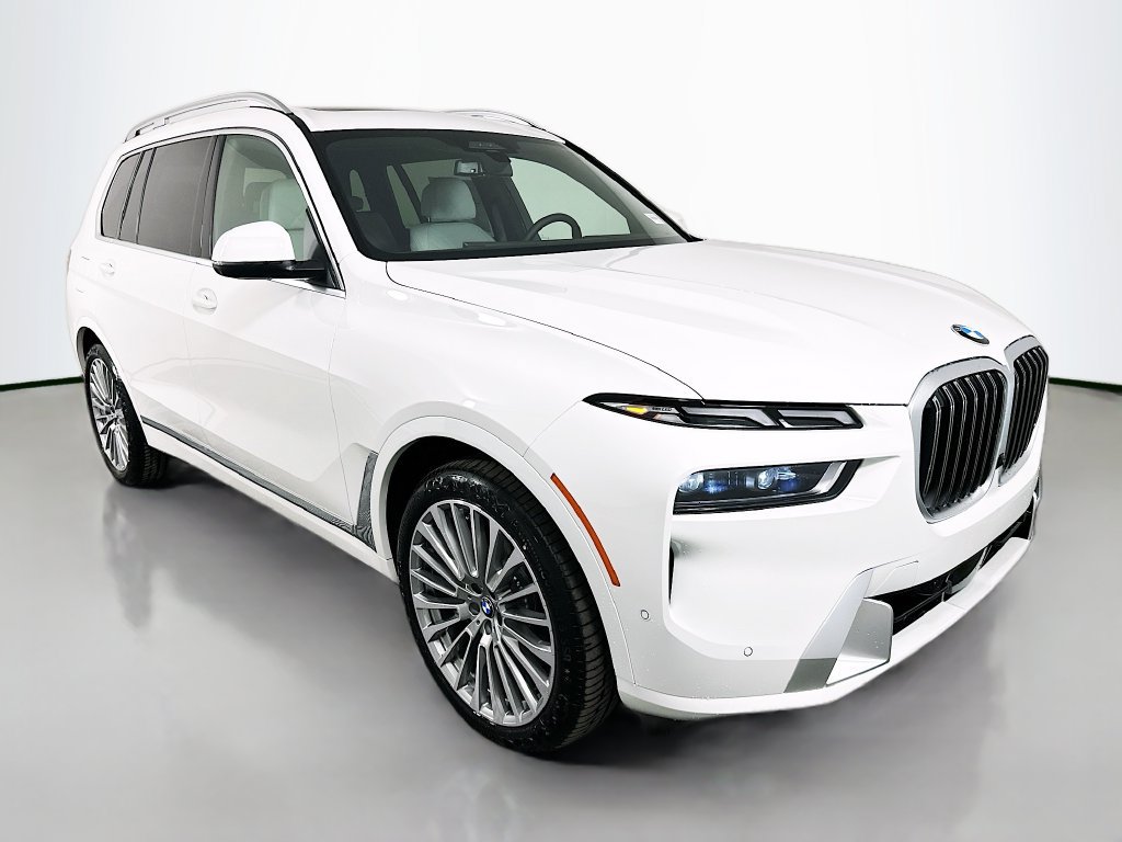 Used 2026 BMW X7 xDrive40i AWD/4WD image 3