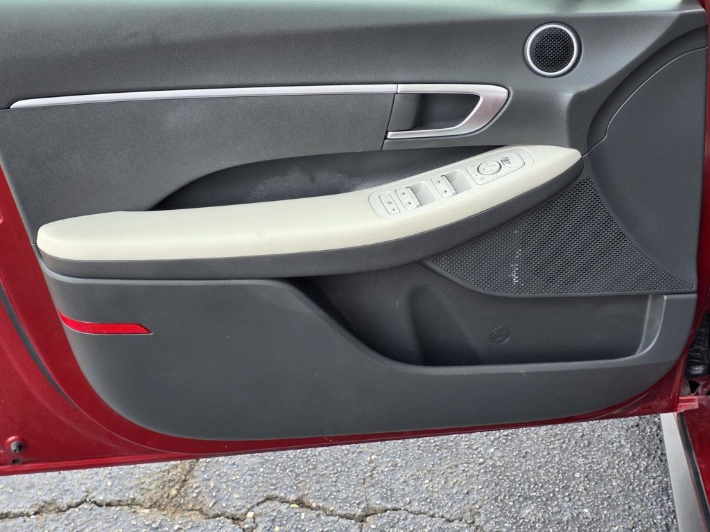 Used 2023 Hyundai Sonata SE FWD image 23