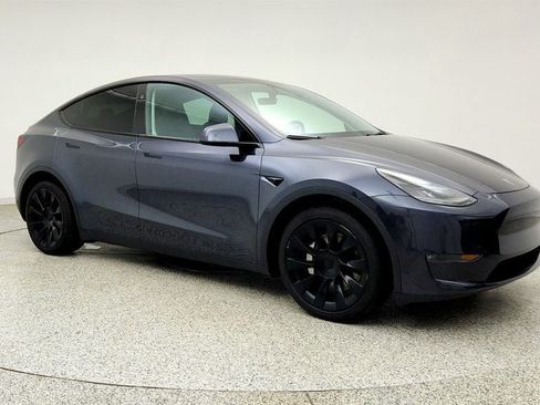 Used 2024 Tesla Model Y Long Range AWD/4WD image 3