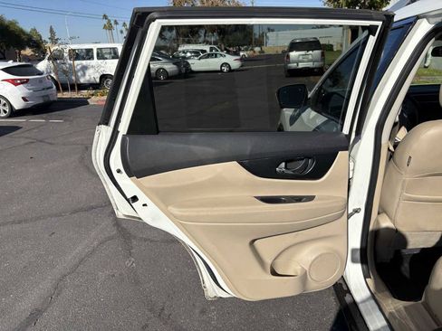 Used 2014 Nissan Rogue SL image 15