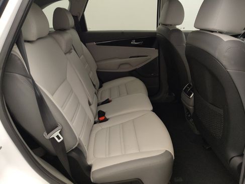 Used 2019 Kia Sorento SX w/ SX Touring Package FWD image 19