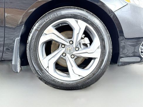 Used 2019 Honda Accord EX image 41