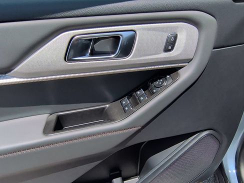 New 2026 Ford Explorer Active RWD image 11