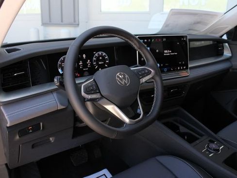 New 2026 Volkswagen Tiguan SE AWD/4WD image 2