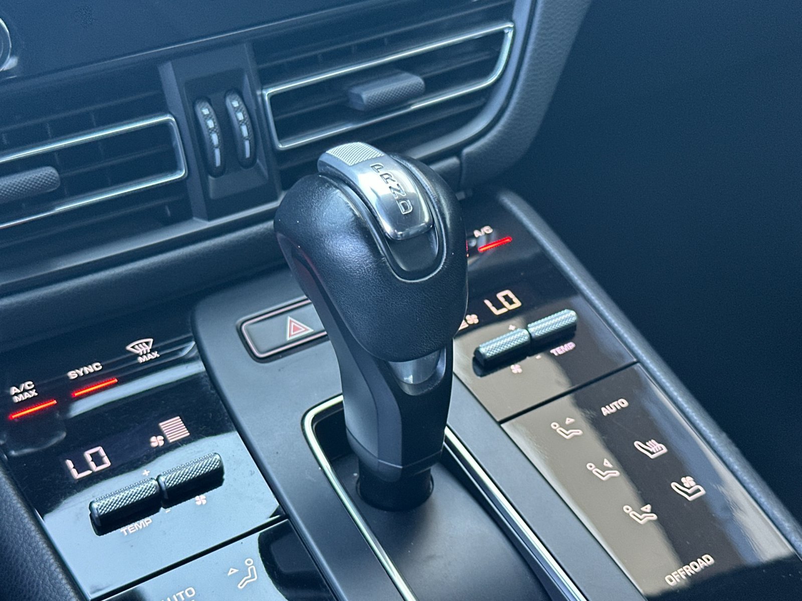 Used 2023 Porsche Macan AWD/4WD image 19