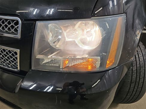 Used 2012 Chevrolet Avalanche LTZ image 38