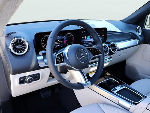 New 2026 Mercedes-Benz GLB 250 4MATIC image 19
