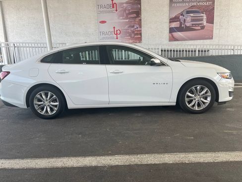 Used 2021 Chevrolet Malibu LT FWD image 2