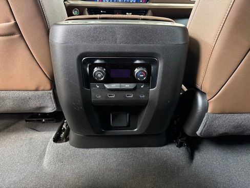 New 2026 Chevrolet Suburban High Country AWD/4WD image 19