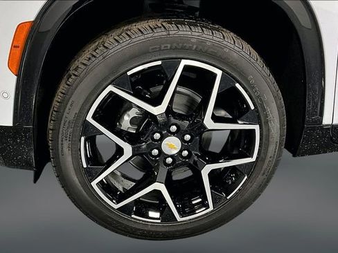 New 2026 Chevrolet Traverse High Country w/ LPO, Floor Liner Package AWD/4WD image 14