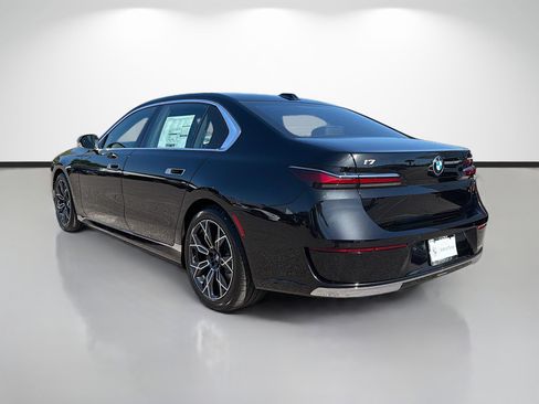 New 2026 BMW i7 eDrive50 w/ Premium Package image 5