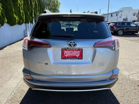 Used 2016 Toyota RAV4 XLE AWD/4WD image 6