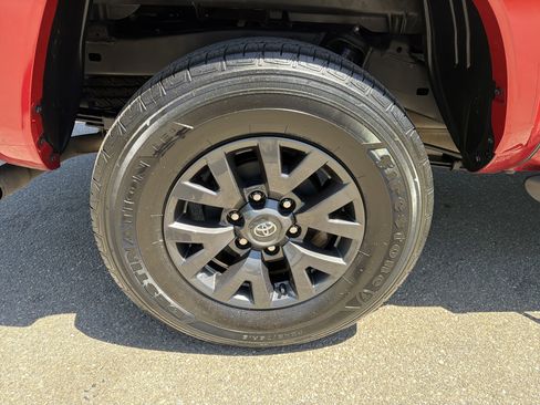 Used 2023 Toyota Tacoma SR5 w/ Technology Package image 17