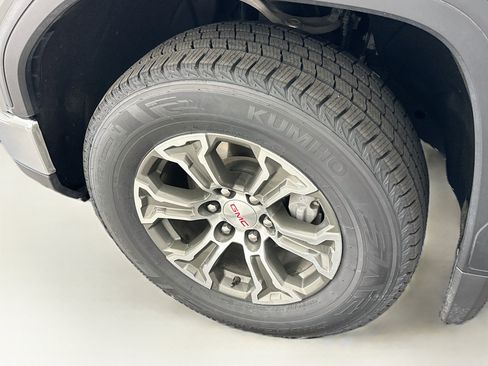 Used 2025 GMC Sierra 1500 SLT AWD/4WD image 11