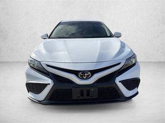 Used 2022 Toyota Camry SE w/ Carpet Mat Package (TMS) FWD video 2