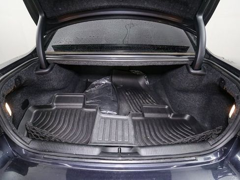 Used 2017 Dodge Charger SXT image 12