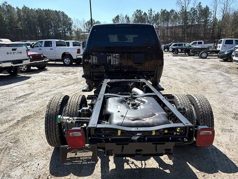 New 2026 RAM 5500 Tradesman w/ Chrome Appearance Group AWD/4WD image 9