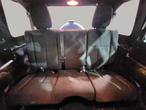 Used 2017 Jeep Wrangler Unlimited Sport w/ Quick Order Package 24S AWD/4WD image 23