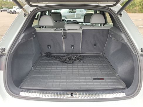 Used 2020 Audi Q3 2.0T Prestige w/ Prestige Package image 11