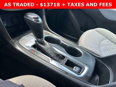 Used 2018 Chevrolet Equinox LS FWD image 24